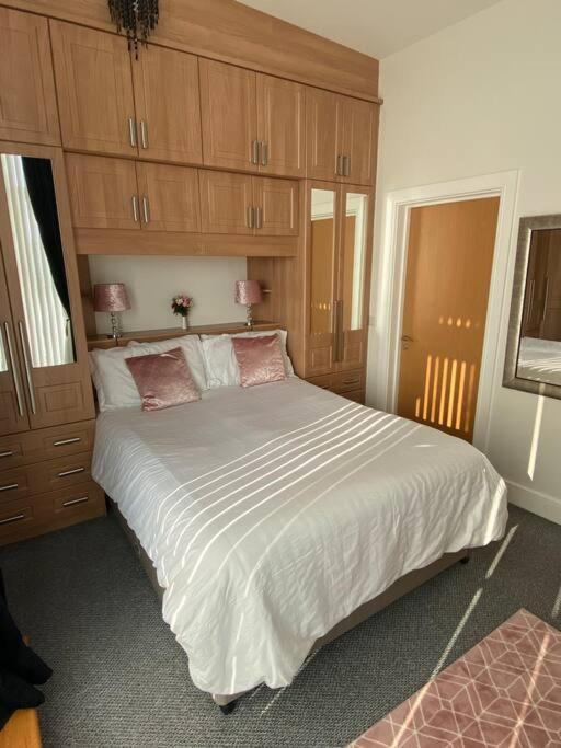 3 Bedroom Penthouse Apartment In Larne Eksteriør bilde