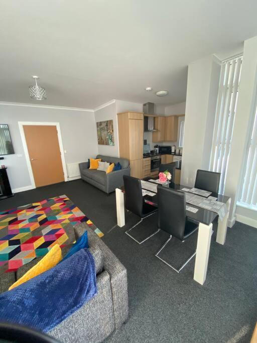 3 Bedroom Penthouse Apartment In Larne Eksteriør bilde